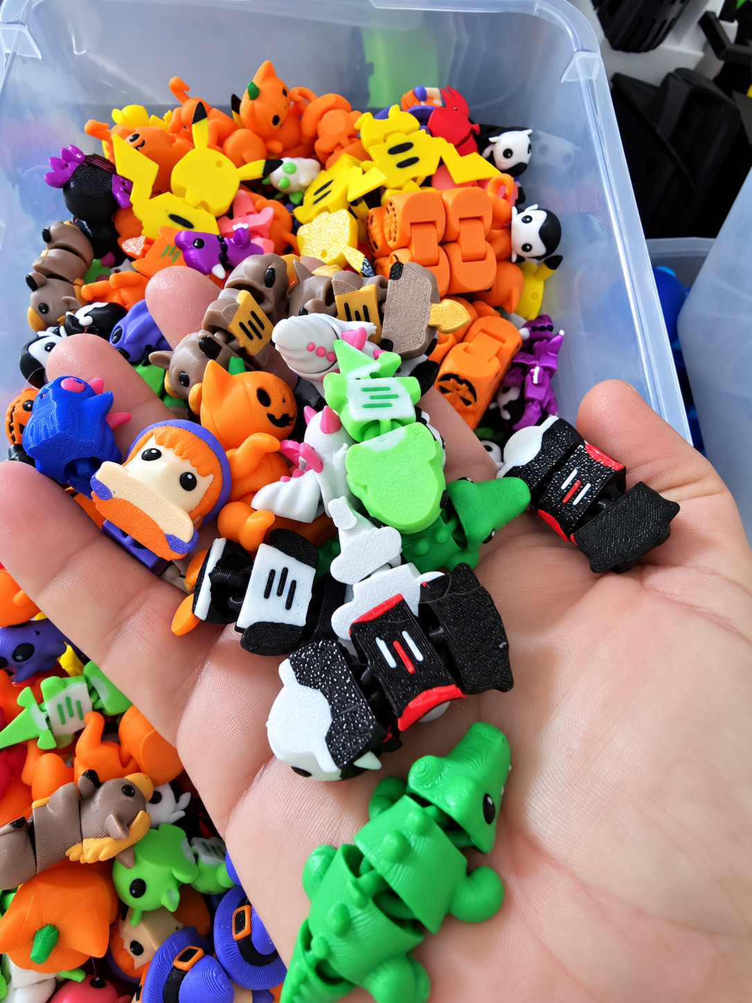 Wholesale Mini Articulated Creatures – Random Assortment